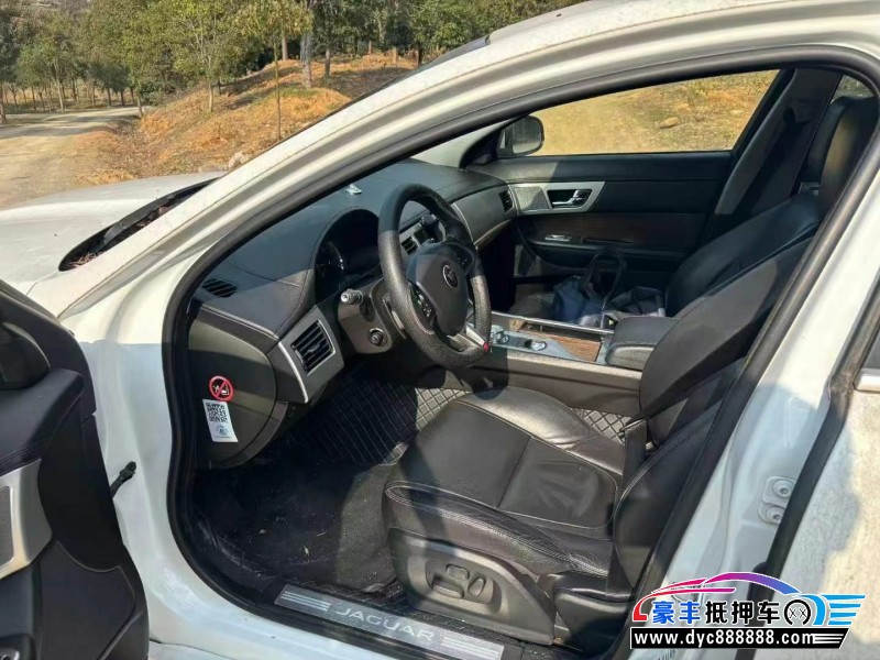 16年捷豹XF轿车抵押车出售