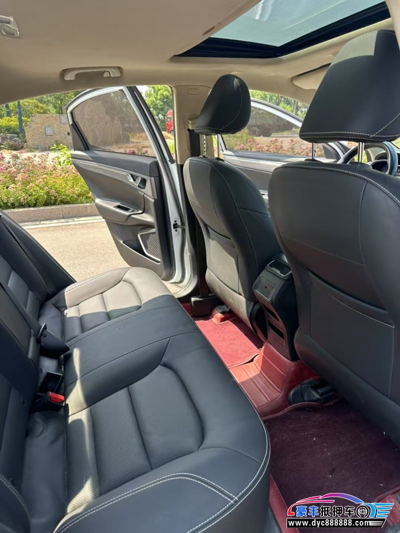 18年吉利帝豪GL轿车抵押车出售