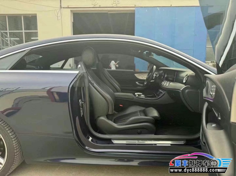 17年奔驰E轿车抵押车出售