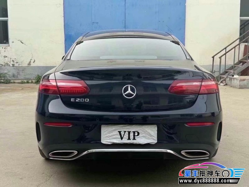 17年奔驰E轿车抵押车出售