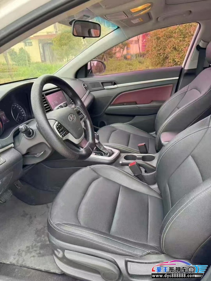 17年现代领动轿车抵押车出售