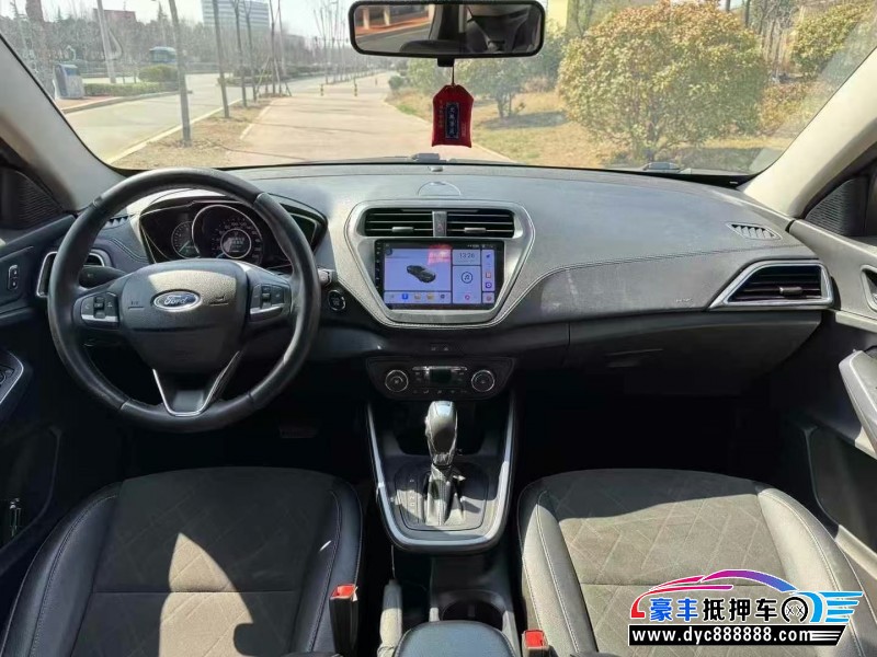 21年福特福睿斯轿车抵押车出售