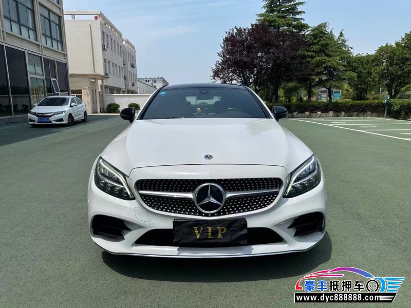 19年奔驰C轿车