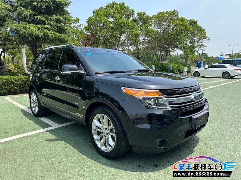 15年福特探险者轿车抵押车出售