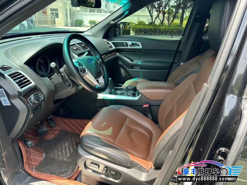 15年福特探险者轿车抵押车出售