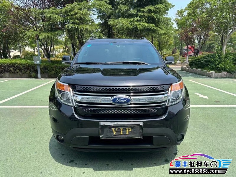 15年福特探险者轿车抵押车出售