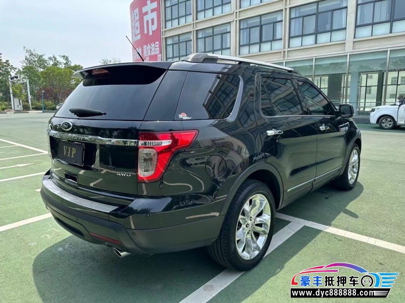 15年福特探险者轿车抵押车出售