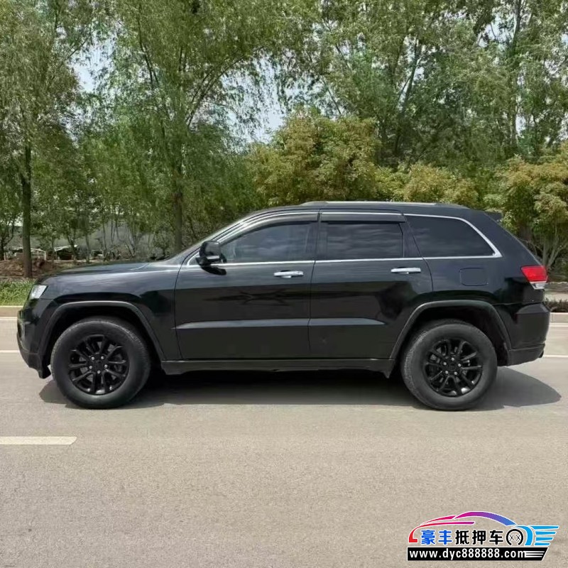 16年Jeep大切诺基轿车抵押车出售