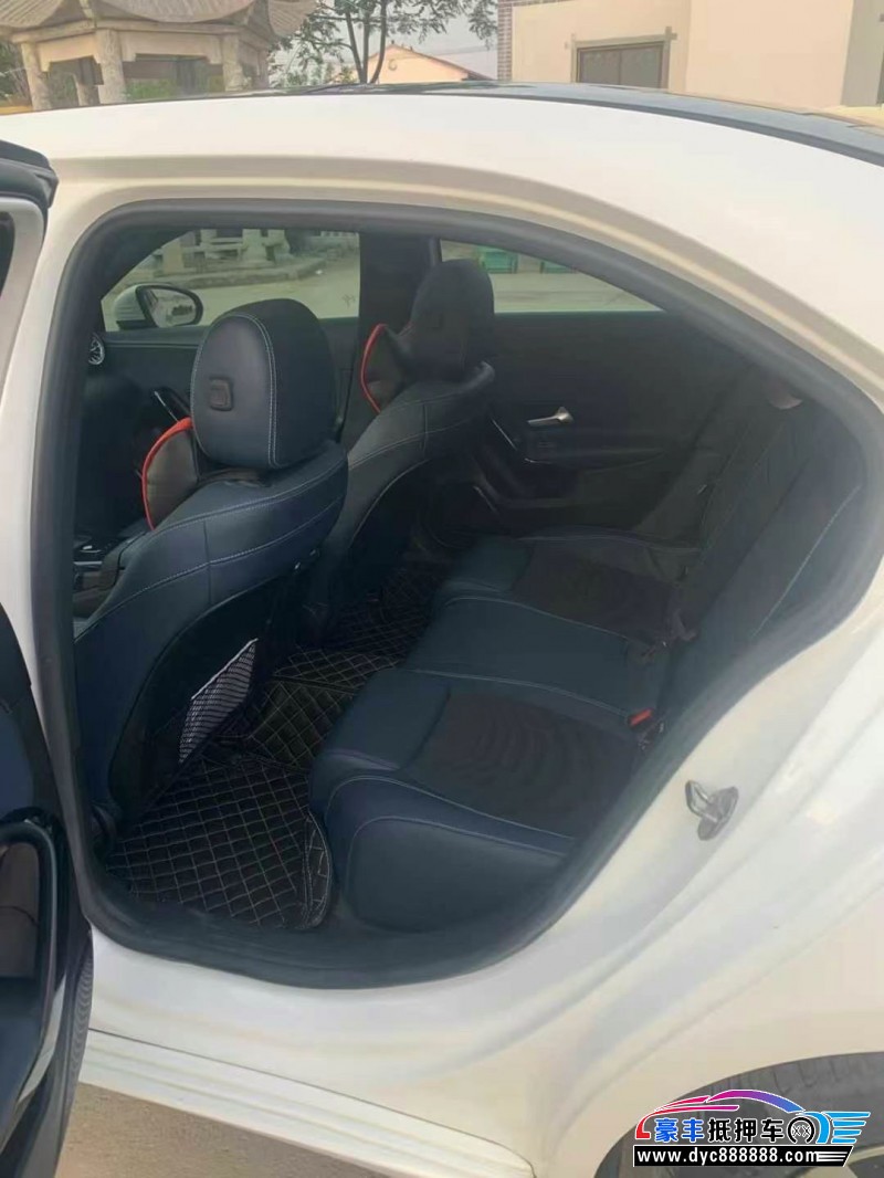 20年奔驰A轿车抵押车出售