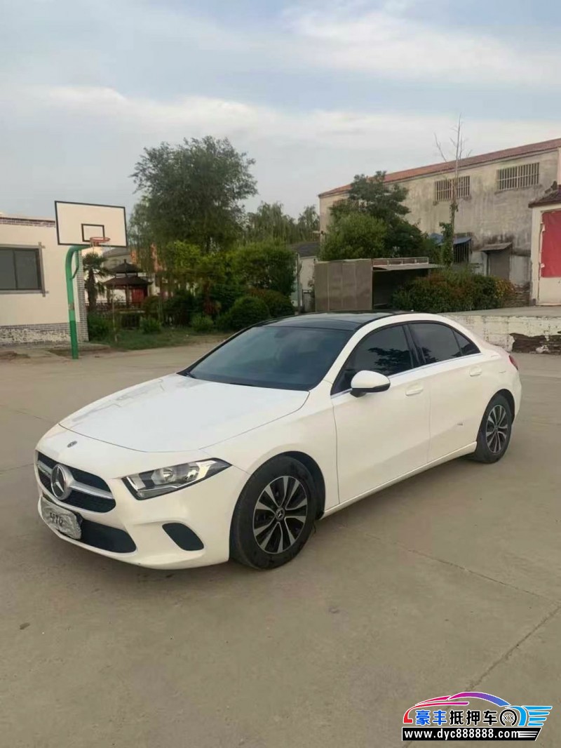 20年奔驰A轿车抵押车出售