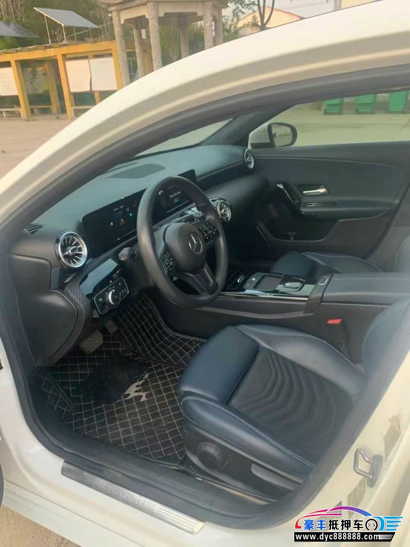 20年奔驰A轿车抵押车出售