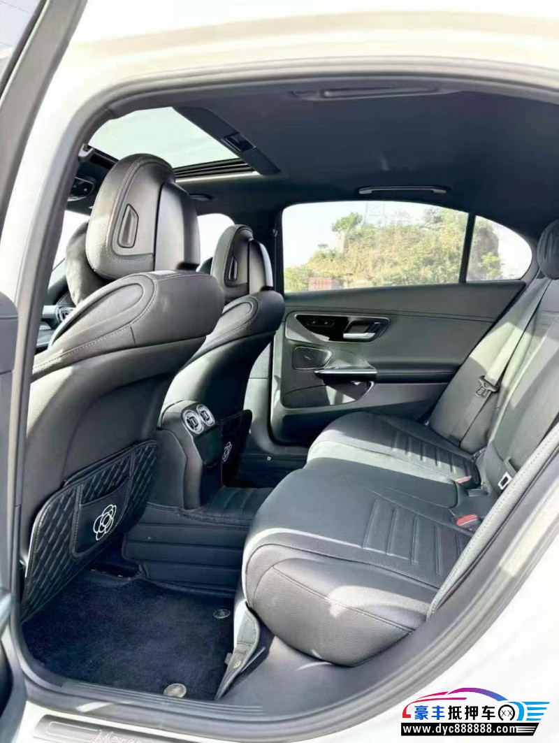 23年奔驰C轿车抵押车出售