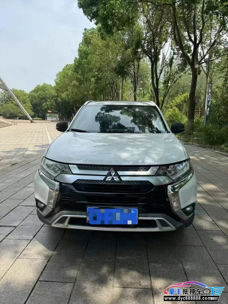 20年三菱欧蓝德轿车抵押车出售