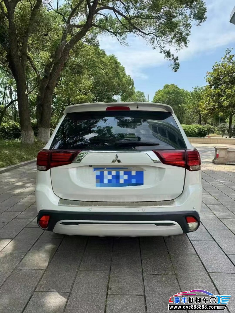 20年三菱欧蓝德轿车抵押车出售