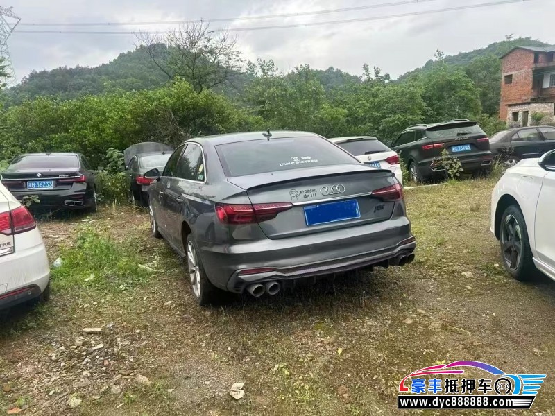 21年奥迪A4轿车抵押车出售