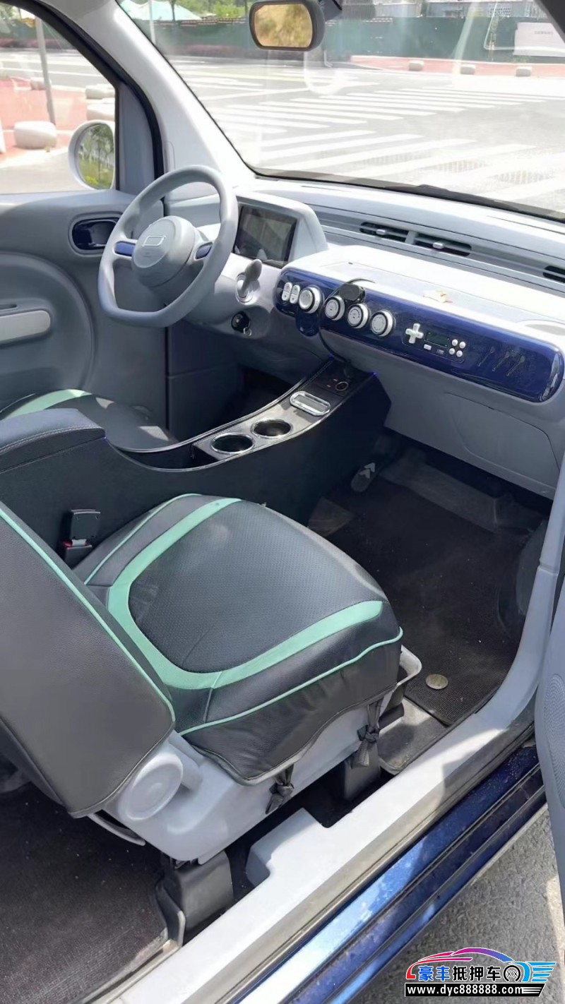 24年奔腾小马轿车抵押车出售