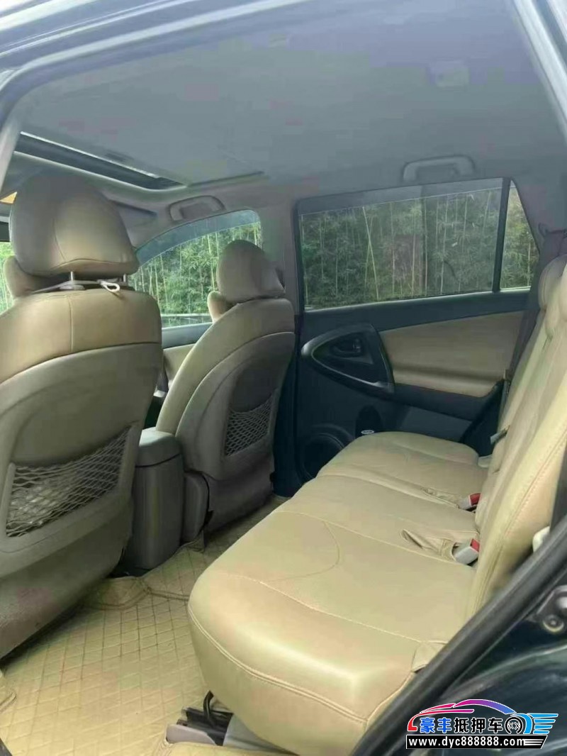 11年丰田RAV4轿车抵押车出售