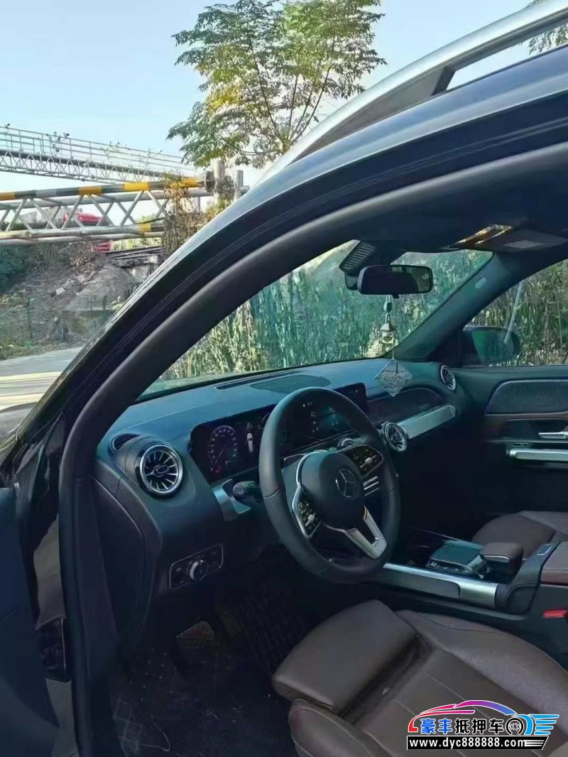 22年奔驰GLB轿车抵押车出售
