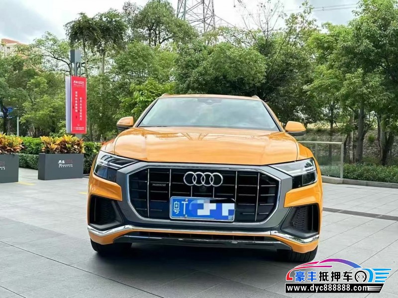 21年奥迪Q8轿车抵押车出售