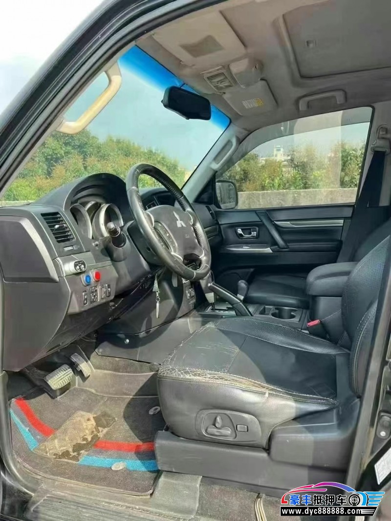 11年三菱帕杰罗轿车抵押车出售