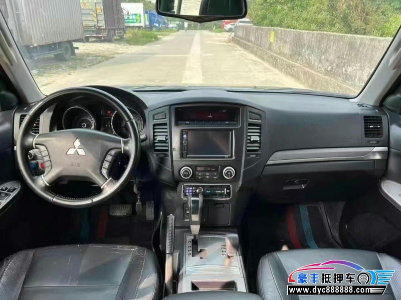 11年三菱帕杰罗轿车抵押车出售