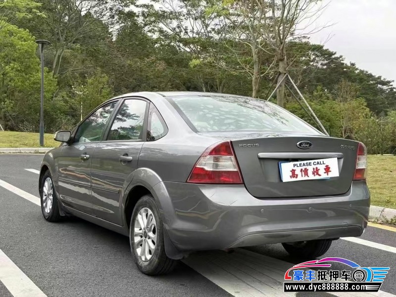 12年福特福克斯轿车抵押车出售