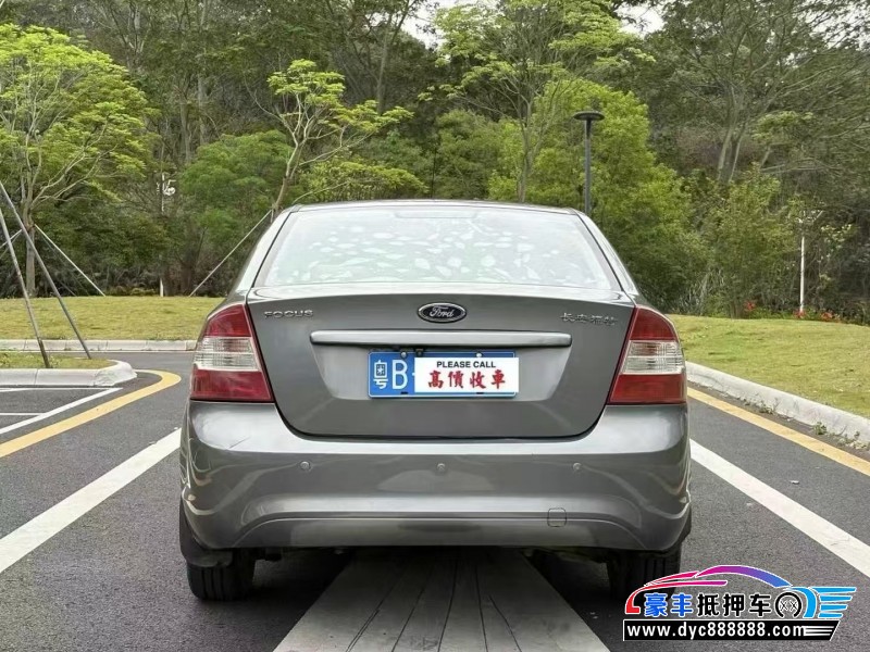 12年福特福克斯轿车抵押车出售