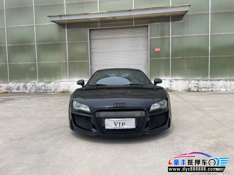 抵押车出售17年奥迪R8轿车