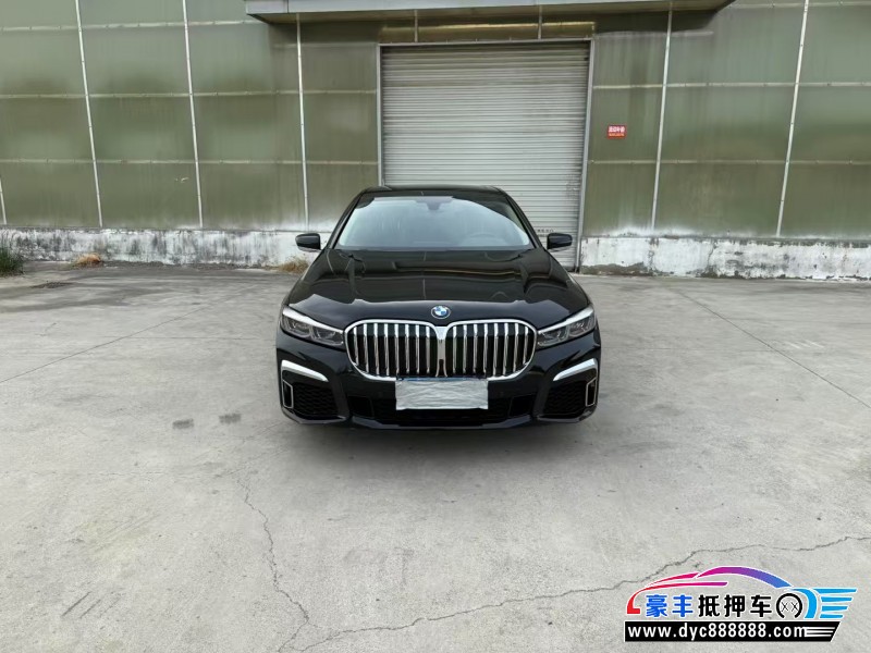 17年宝马7系轿车