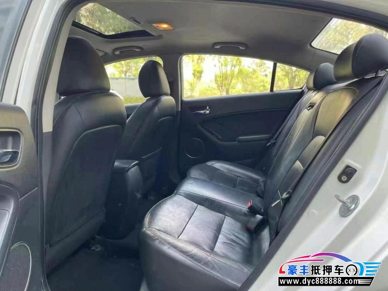 17年起亚K3轿车抵押车出售
