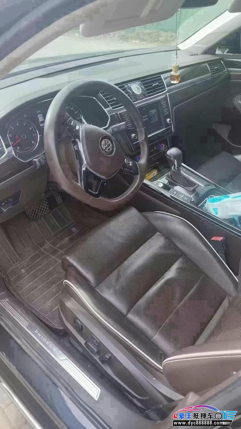 17年大众辉昂轿车抵押车出售