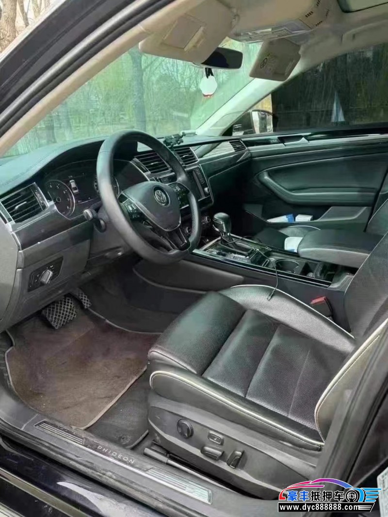 17年大众辉昂轿车抵押车出售