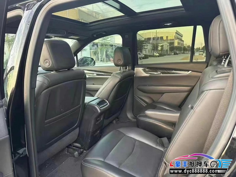 21年凯迪拉克xt6轿车抵押车出售