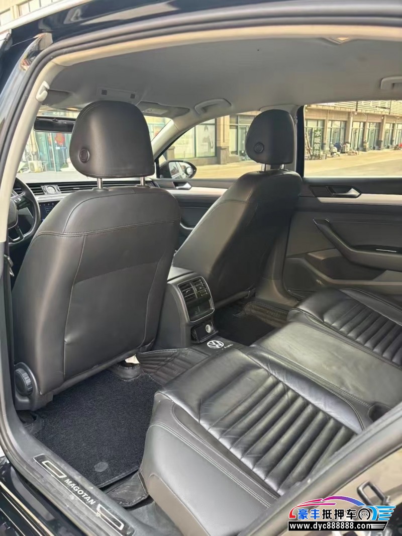 18年大众迈腾轿车抵押车出售