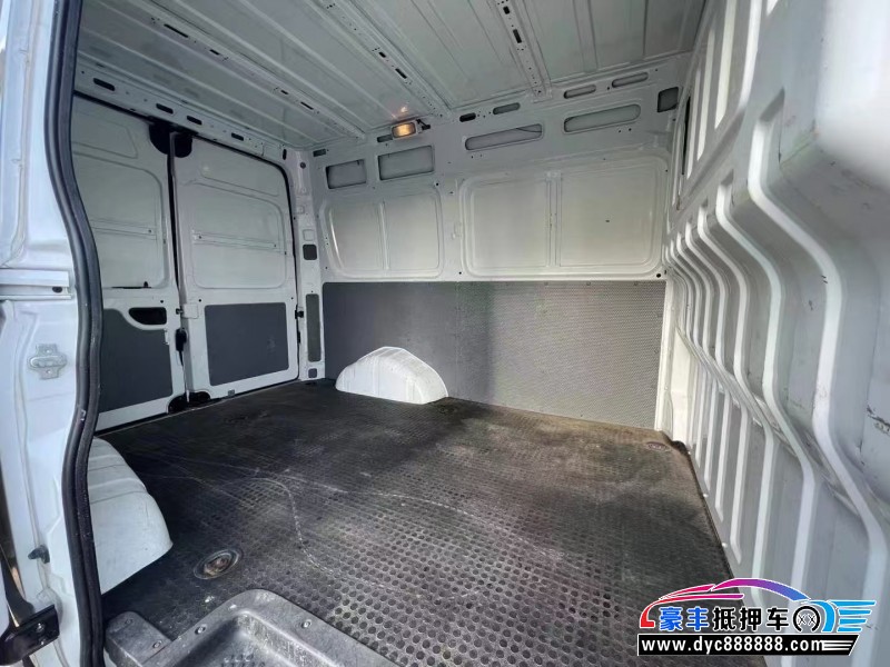 21年上汽大通V80轿车抵押车出售