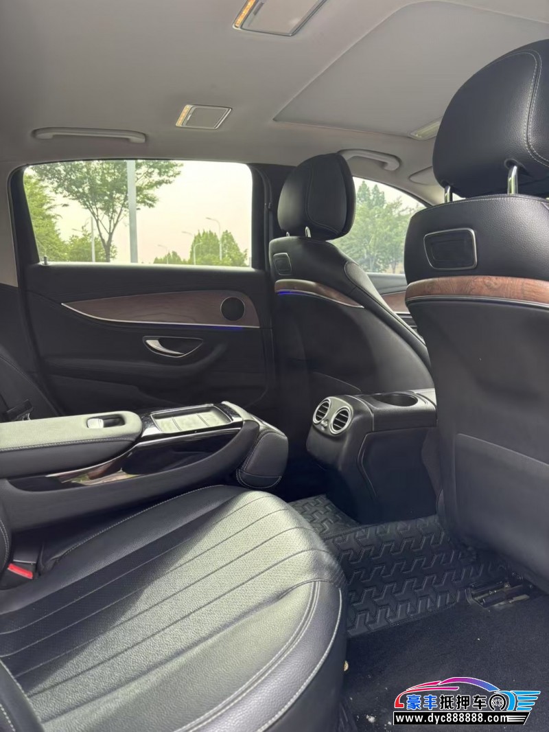 17年奔驰E轿车抵押车出售