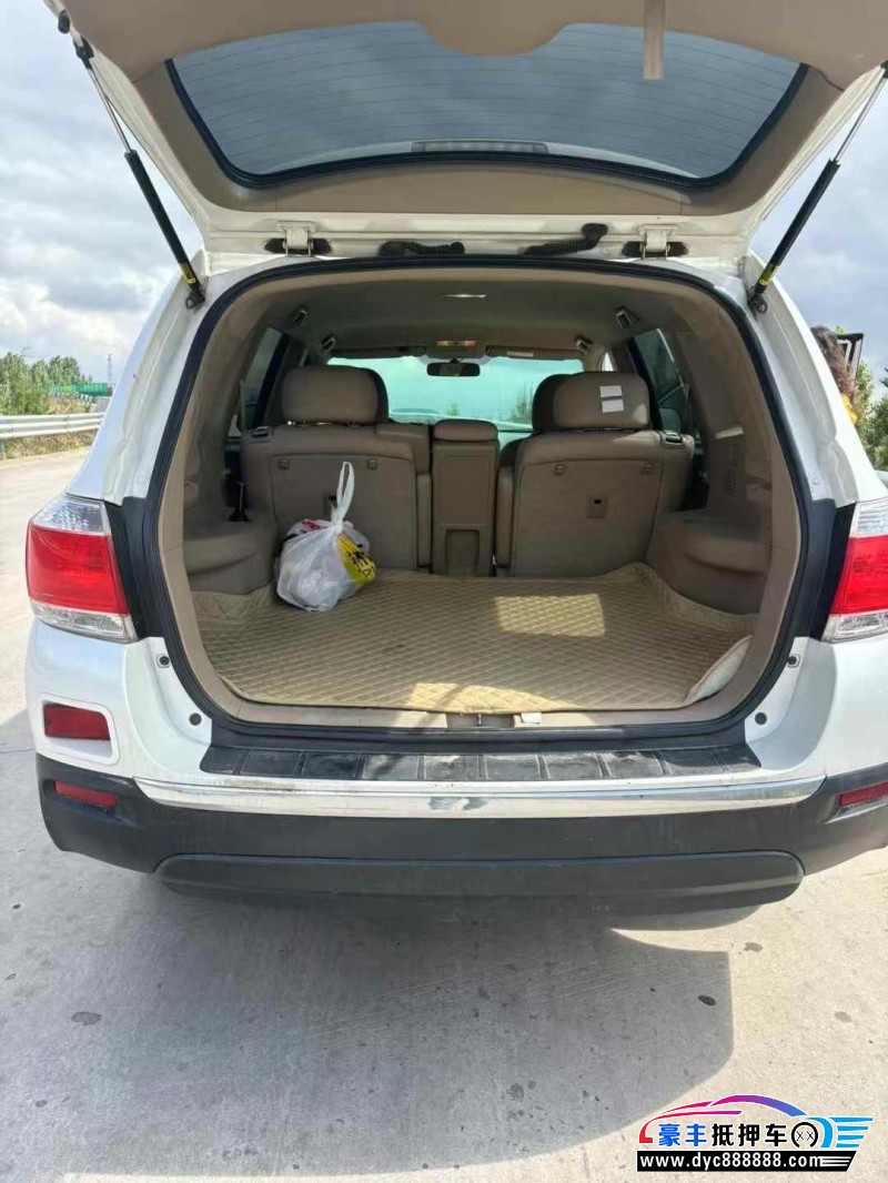 17年丰田汉兰达轿车抵押车出售