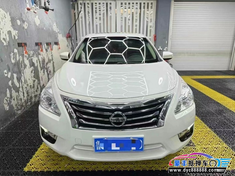 抵押车出售15年日产天籁轿车