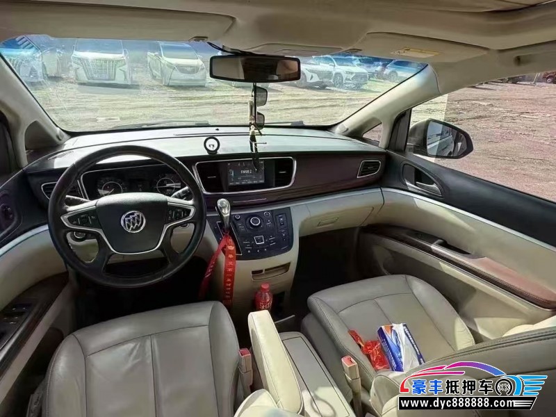 19年别克GL8轿车抵押车出售