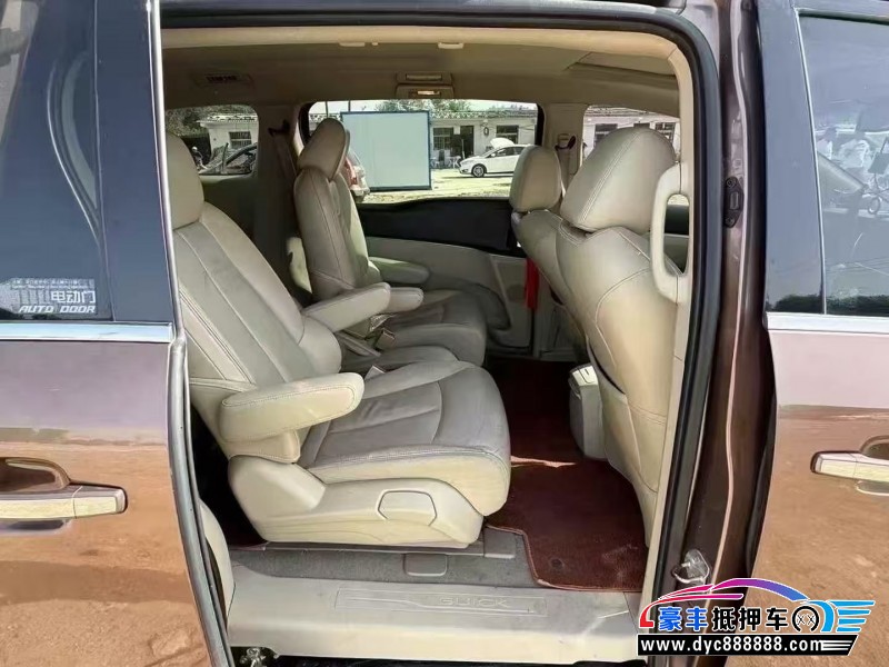 19年别克GL8轿车抵押车出售