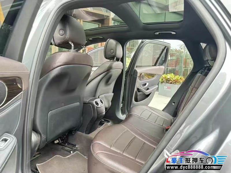 16年奔驰GLC轿车抵押车出售