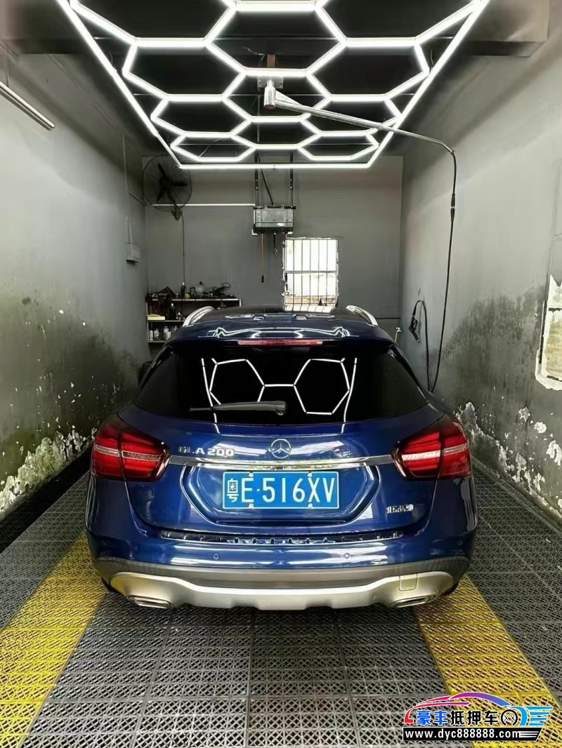 19年奔驰GLA轿车抵押车出售