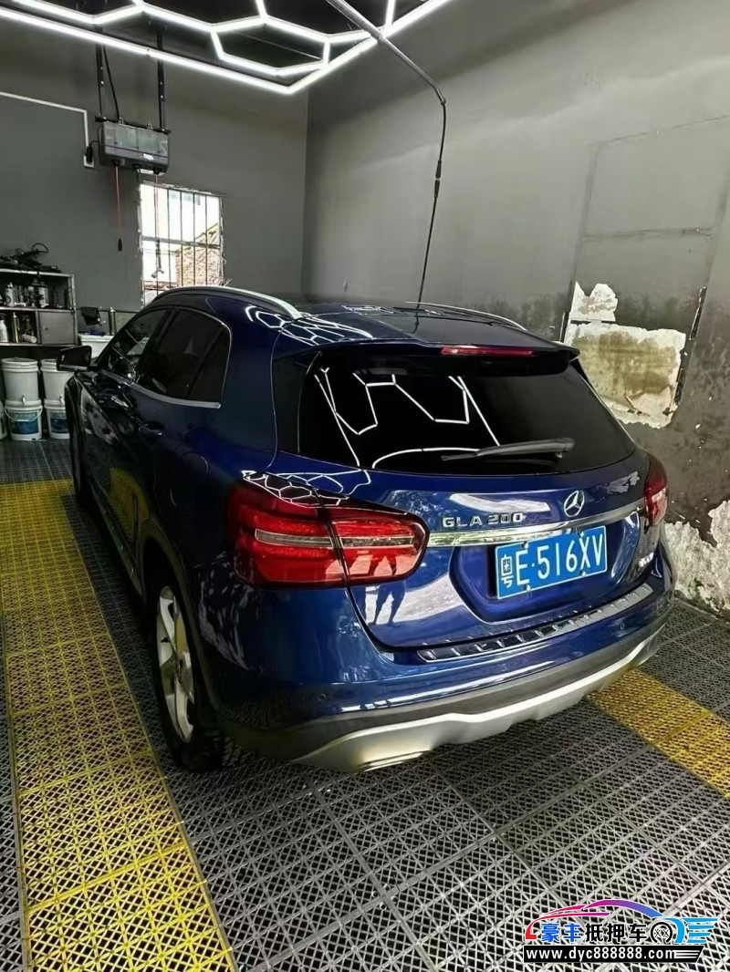 19年奔驰GLA轿车抵押车出售