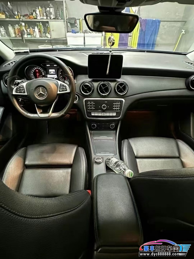 19年奔驰GLA轿车抵押车出售