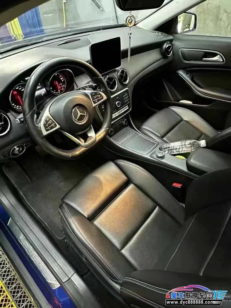 19年奔驰GLA轿车抵押车出售