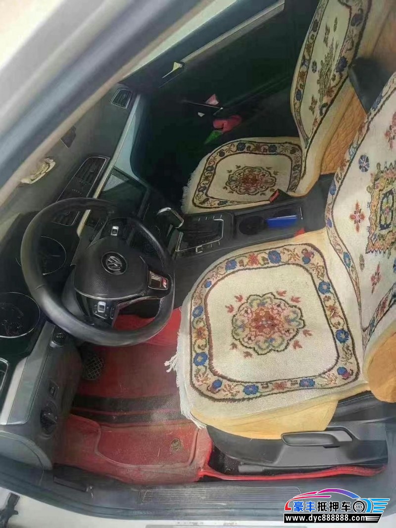 16年大众凌渡轿车抵押车出售