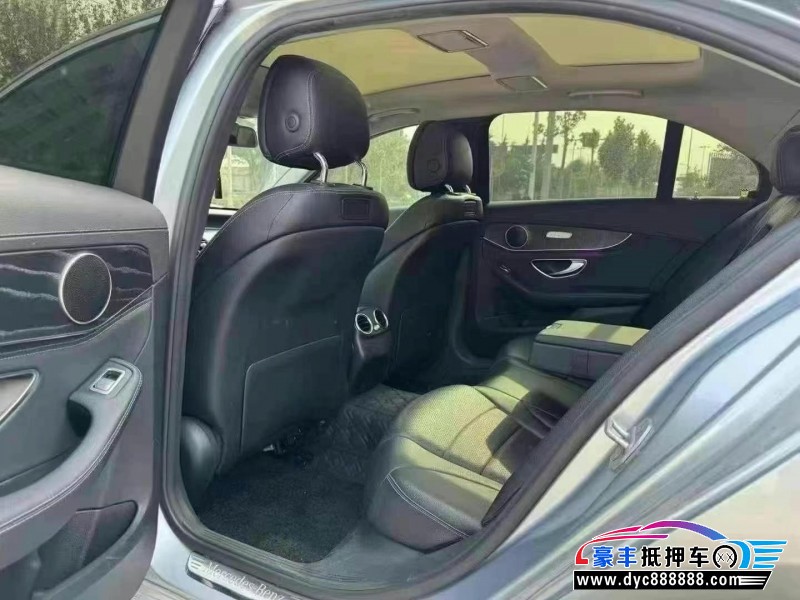 16年奔驰C轿车抵押车出售