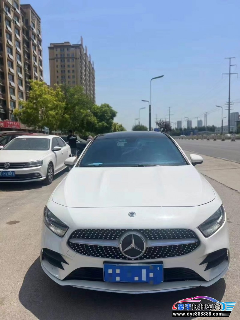抵押车出售19年奔驰A轿车