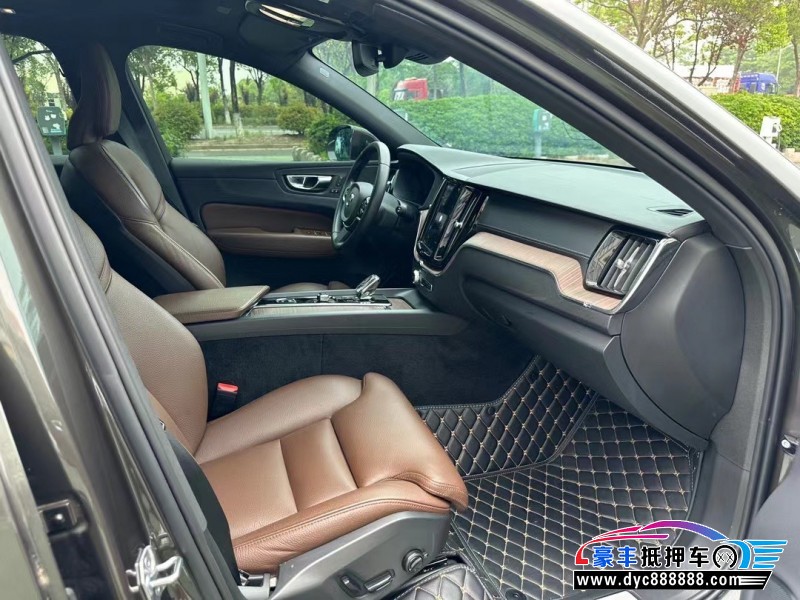 22年沃尔沃XC60轿车抵押车出售