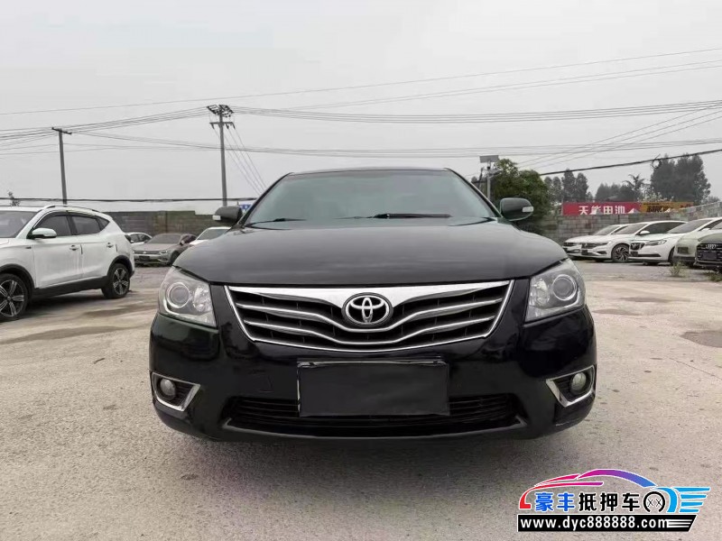 抵押车出售14年丰田凯美瑞轿车